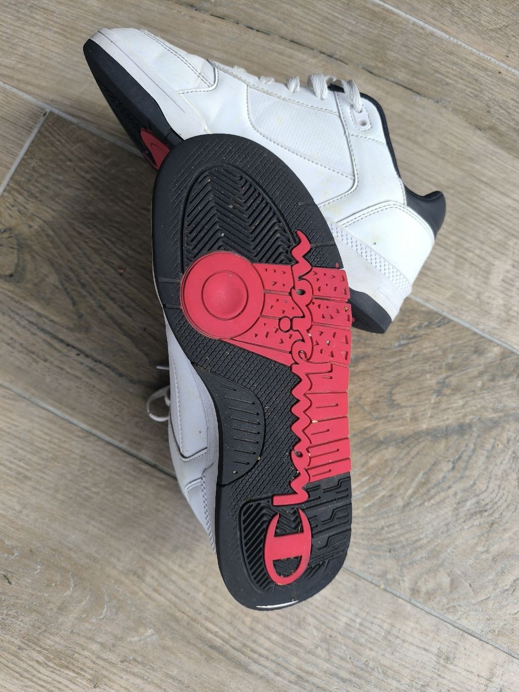 Champion Scarpe da uomo: baskets champion 37,5 – Usato da Arnex-sur-Orbe venduto da mbdaso 2