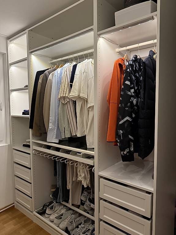 Armadi: IKEA PAX Kleiderschränke 236 cm mit LED & KOMPLEMENT  – Usato da Niederwil AG venduto da mar_s9sz 2
