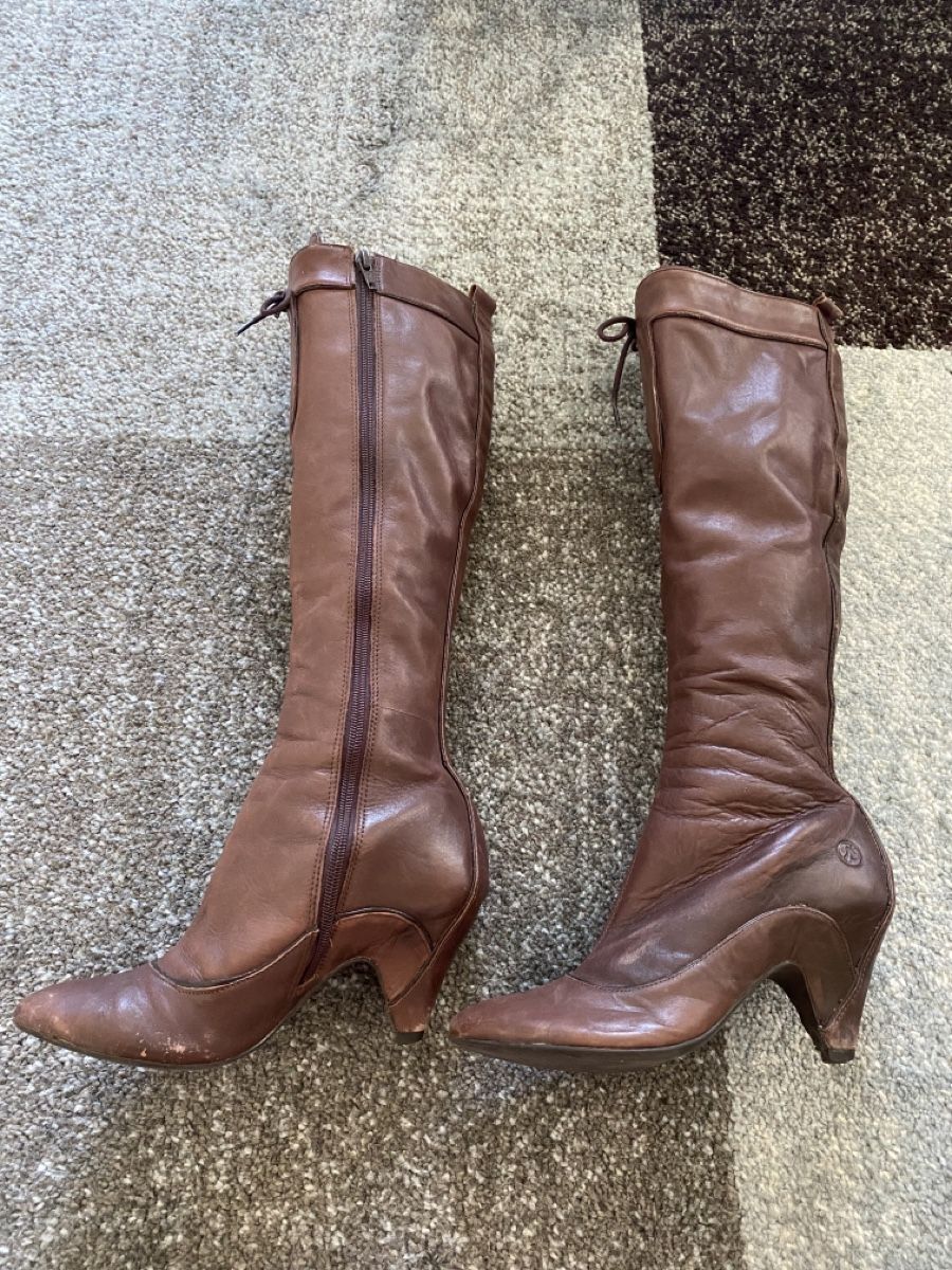 Scarpe da donna: BRONX Knee boots leather – Usato da Seon venduto da Avina12 1