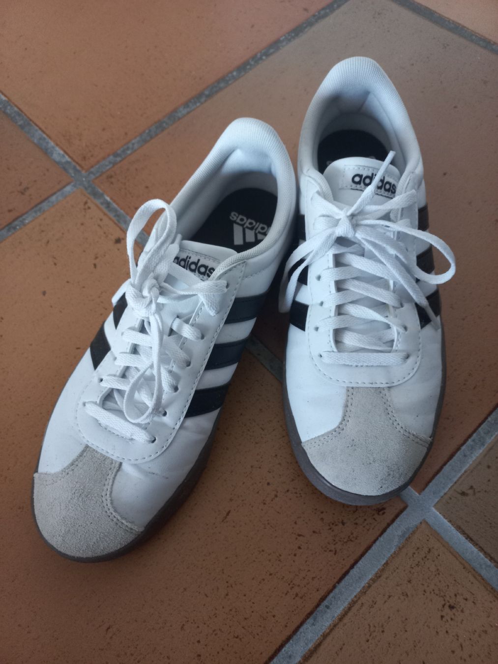 Adidas Scarpe da uomo: Adidas Turnschuhe Gr. 40 – Usato da Ziegelbrücke venduto da lumix03