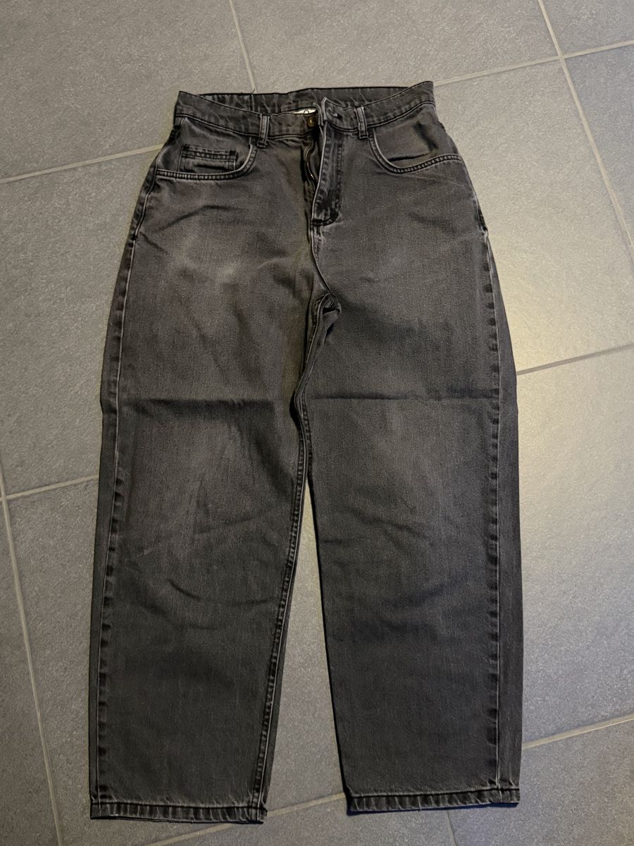 Jeans: Jeans Collusion noir, Taille 30 – Usato da Boudry venduto da LuigiLoot