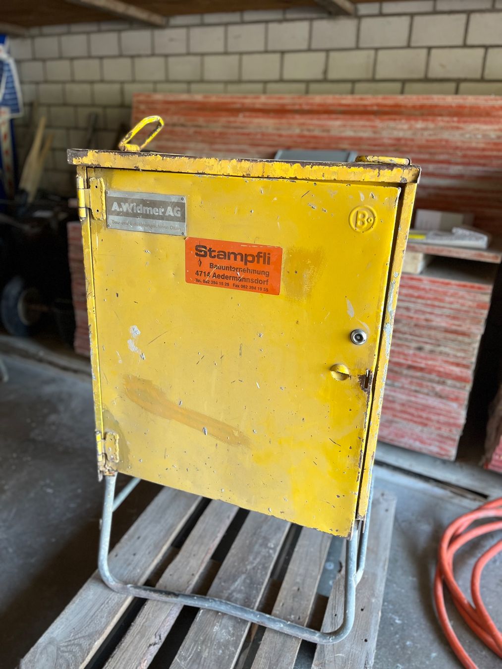 Electrotechnique: Baustromverteiler 60A inkl. 10m Kabel – D'occasion à Herbetswil par Bauwerk_Thal