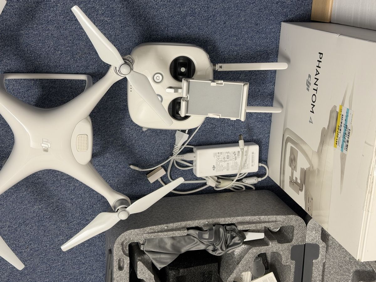 DJI Modellismo RC: DJI Phantom 4, nur wenig gebraucht – Nuovo (secondo la descrizione) da Egerkingen venduto da Commodore4ever 2