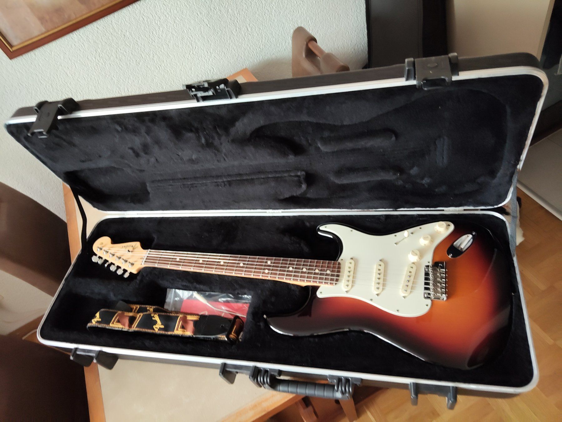 Fender Musikinstrumente: Fender Stratocaster USA – Neu (gemäss Beschreibung) aus Brügg BE von Rajka5 3
