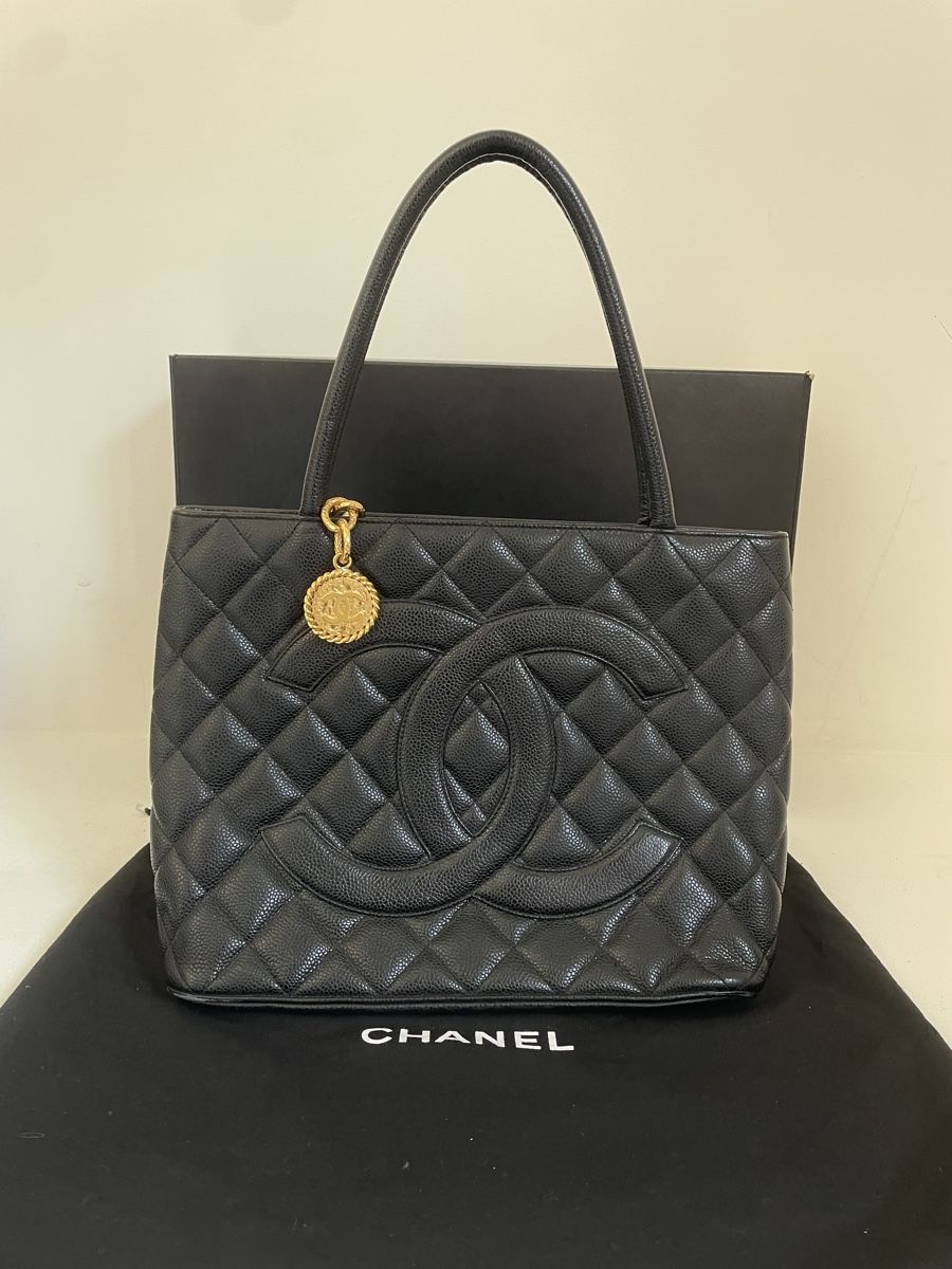 Chanel Taschen für Damen: Chanel Médaillon Vintage – Gebraucht aus Haute-Nendaz von velvetsummit.co