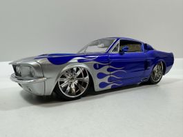 1967 Shelby GT-500KR 1:18, blau-silber, JADA TOYS