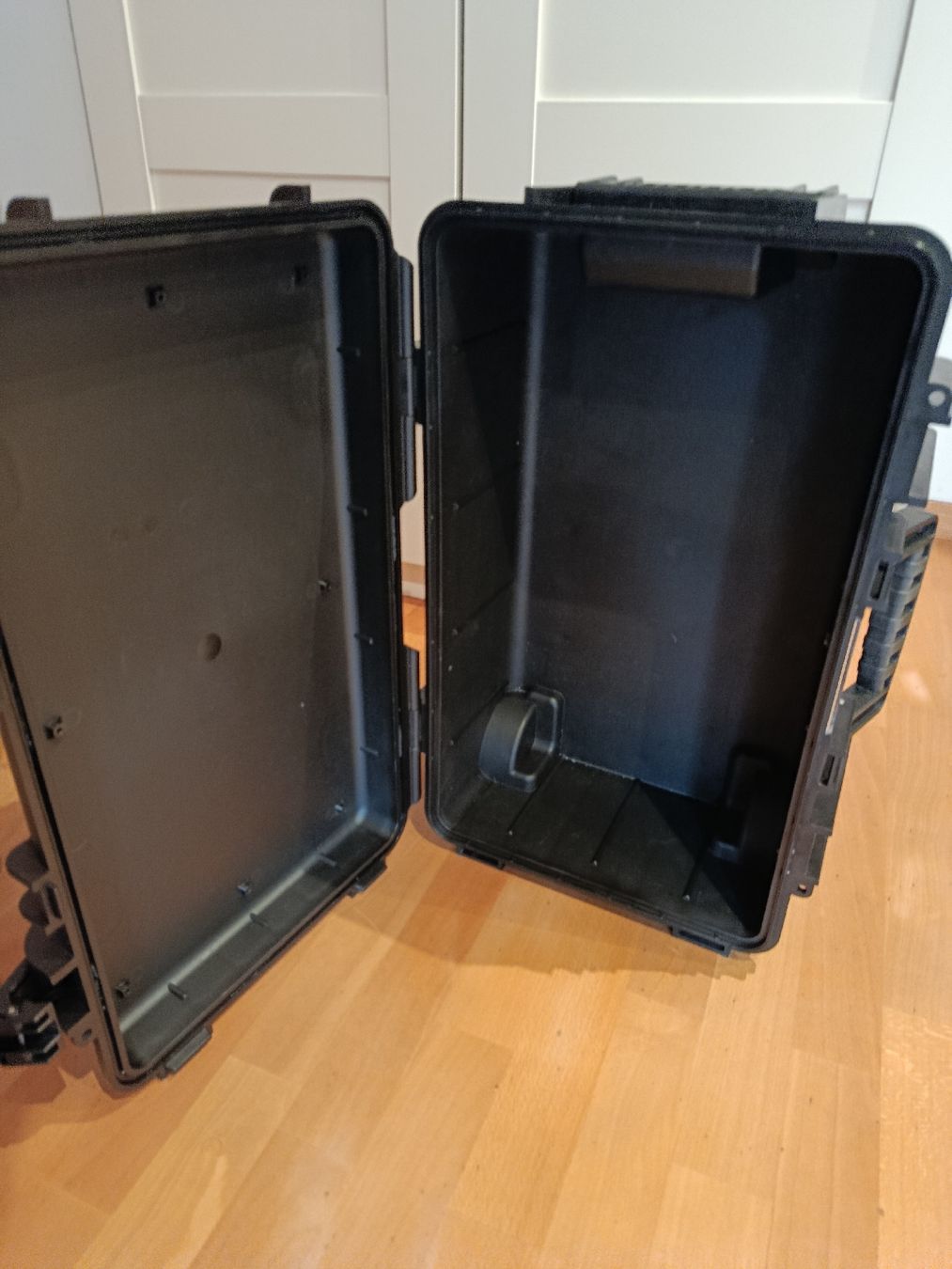 Valigie: B&W Outdoor Case Flightcase Rollkoffer – Usato da Bönigen venduto da Nitrox_32 1