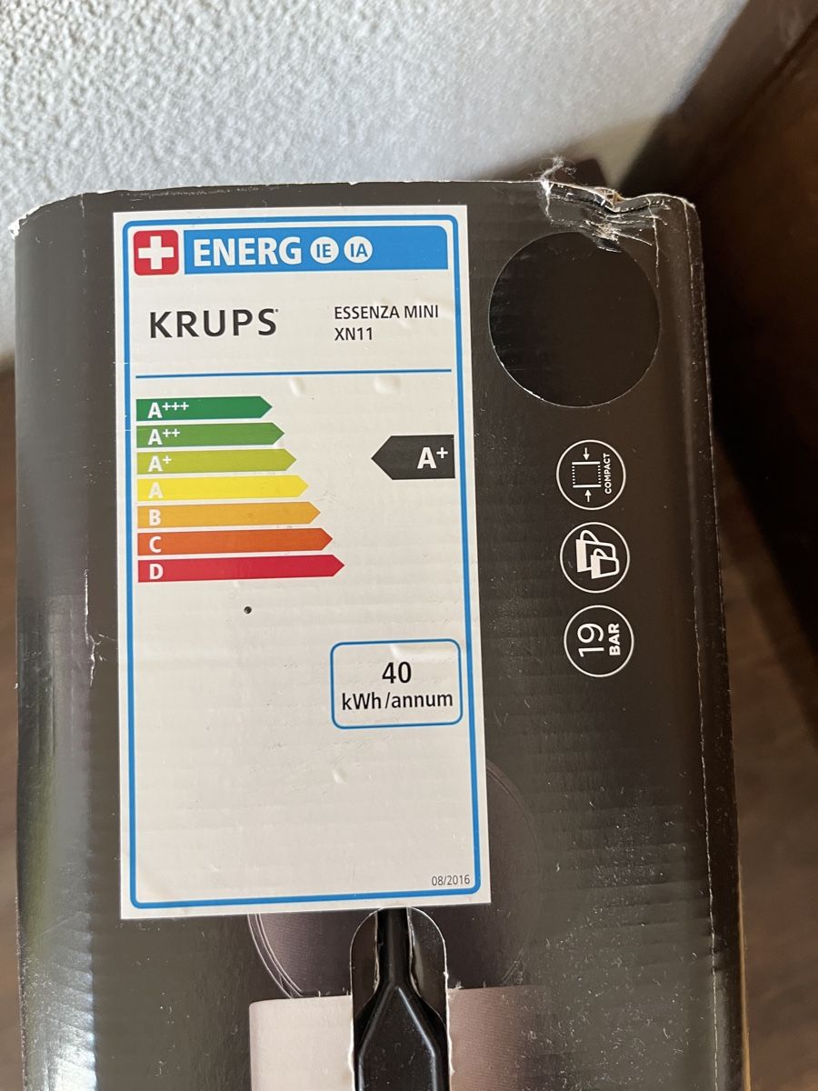 Nespresso Kaffeemaschinen & Espressomaschinen: Machine à café Nespresso Essenza mini noire – Gebraucht aus Biel/Bienne von Mathilde.M 4