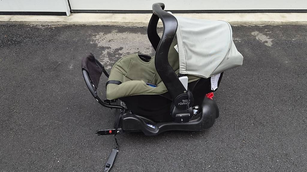 Auto-Kindersitze: Britax Römer Kindersitz / Babyschale 0-13 kg – Gebraucht aus Horw von Maurice1987