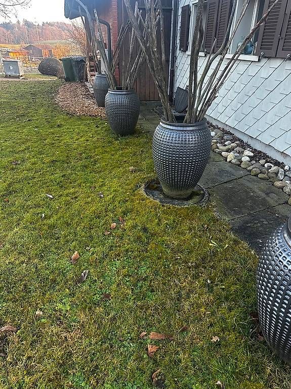 Vasi per fiori: Outdoor Pflanzentöpfe Anthrazit – Usato da Aathal-Seegräben venduto da rom_cg7q 1