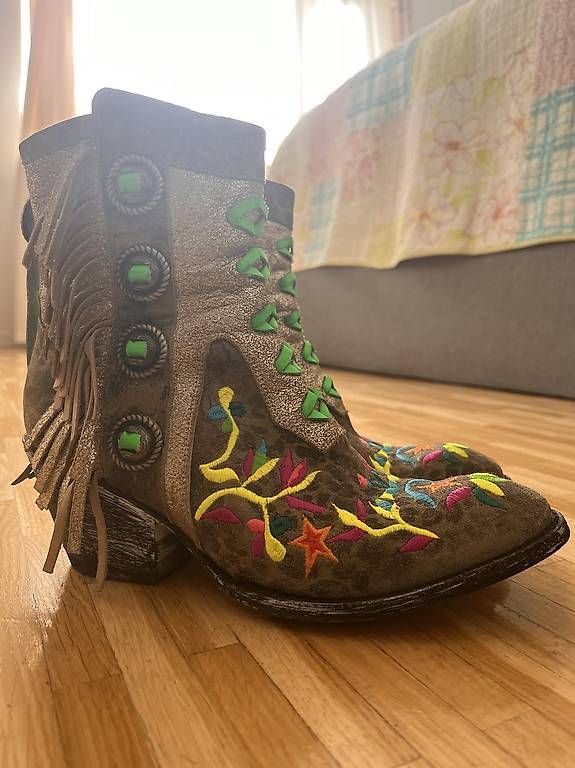 Mexicana Scarpe da donna: Chaussures Mexicaine – Usato da Fribourg venduto da Maya.p85 1