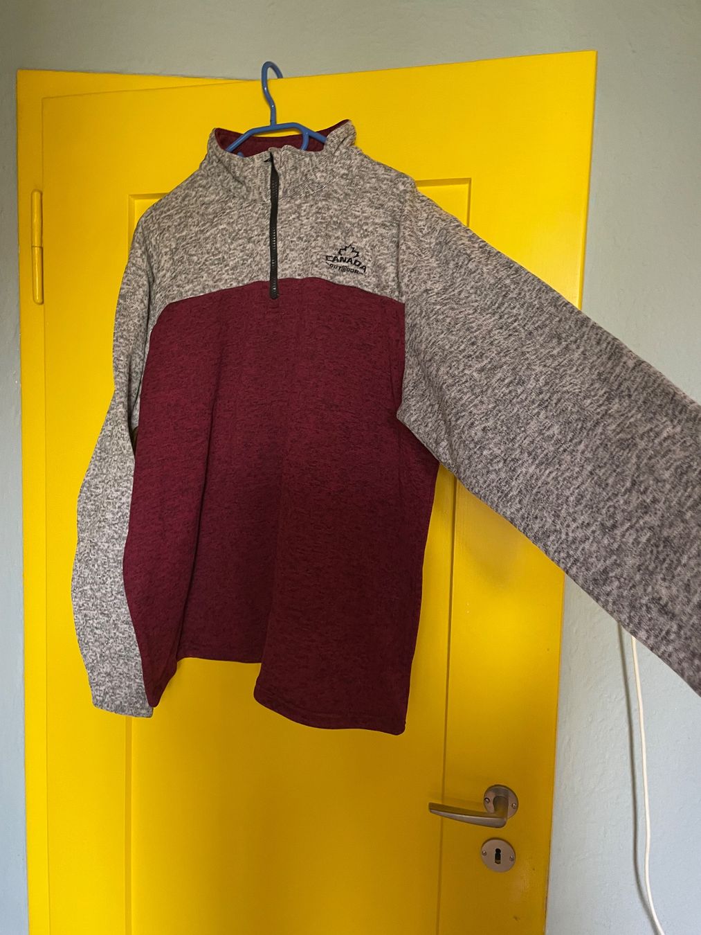 Lotti di vestiti: 2 Pullower - unisex, eine Damen-Strickjacke. Ungetragen. – Usato da Biberist venduto da LASCHINDELEGI 4