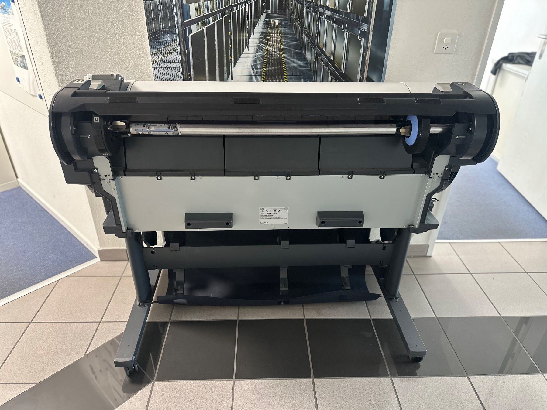 Canon Imprimantes: Canon imagePROGRAF iPF750 Grossformatplotter – D'occasion à Hildisrieden par eLuterbachAG 1