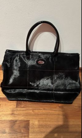 Borsa Furla in pelle nera pelo effetto cavallino usata