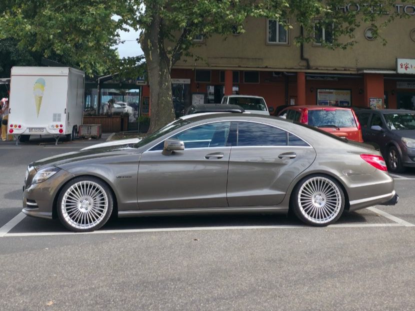 Mercedes-Benz Automobili: Mercedes CLS 500 – Usato da Kerzers venduto da Nunaocmm 1