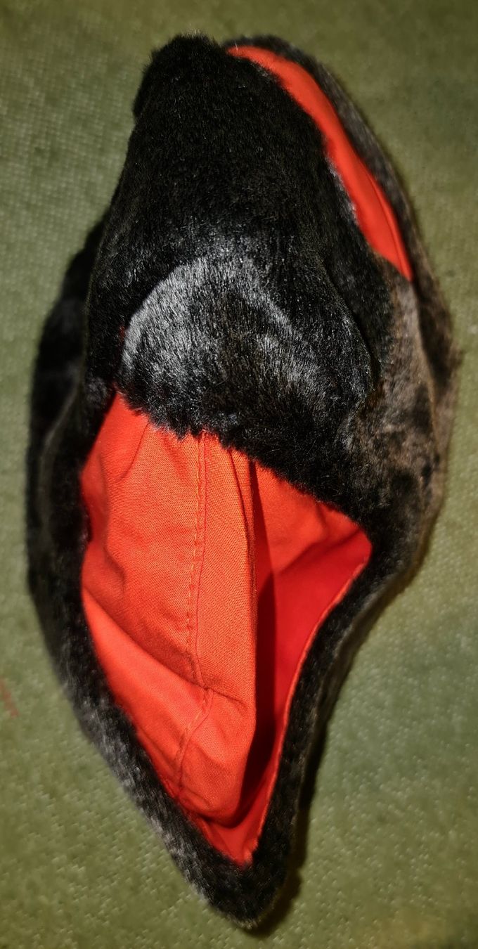 Copricapi, berretti & cappellini: Bonnet à poils orange. – Nuovo (secondo la descrizione) da Cortaillod venduto da signep 1