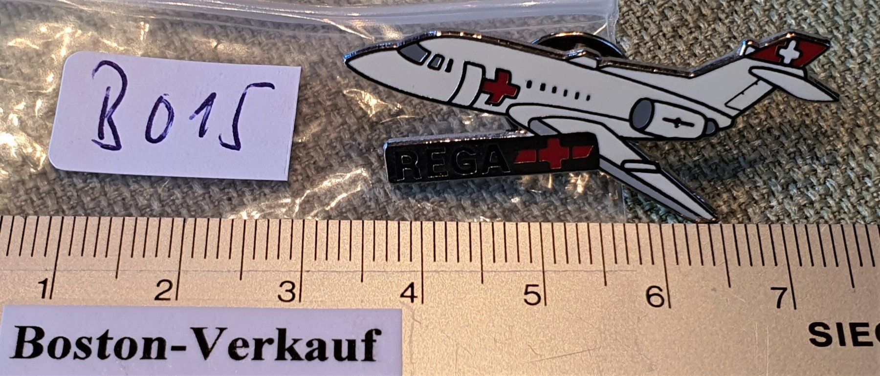 Spille & Fermagli: B015 - Pin Flugzeug  REGA Jet - je 2.- – Usato da Reinach BL venduto da Boston-Verkauf 5