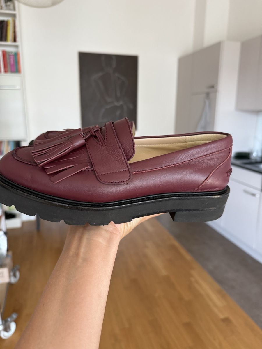 Stuart Weitzman Scarpe da donna: Stuart Weitzman burgundy leather loafers, size 37 – Nuovo (secondo la descrizione) da Zürich venduto da gracieteS 3