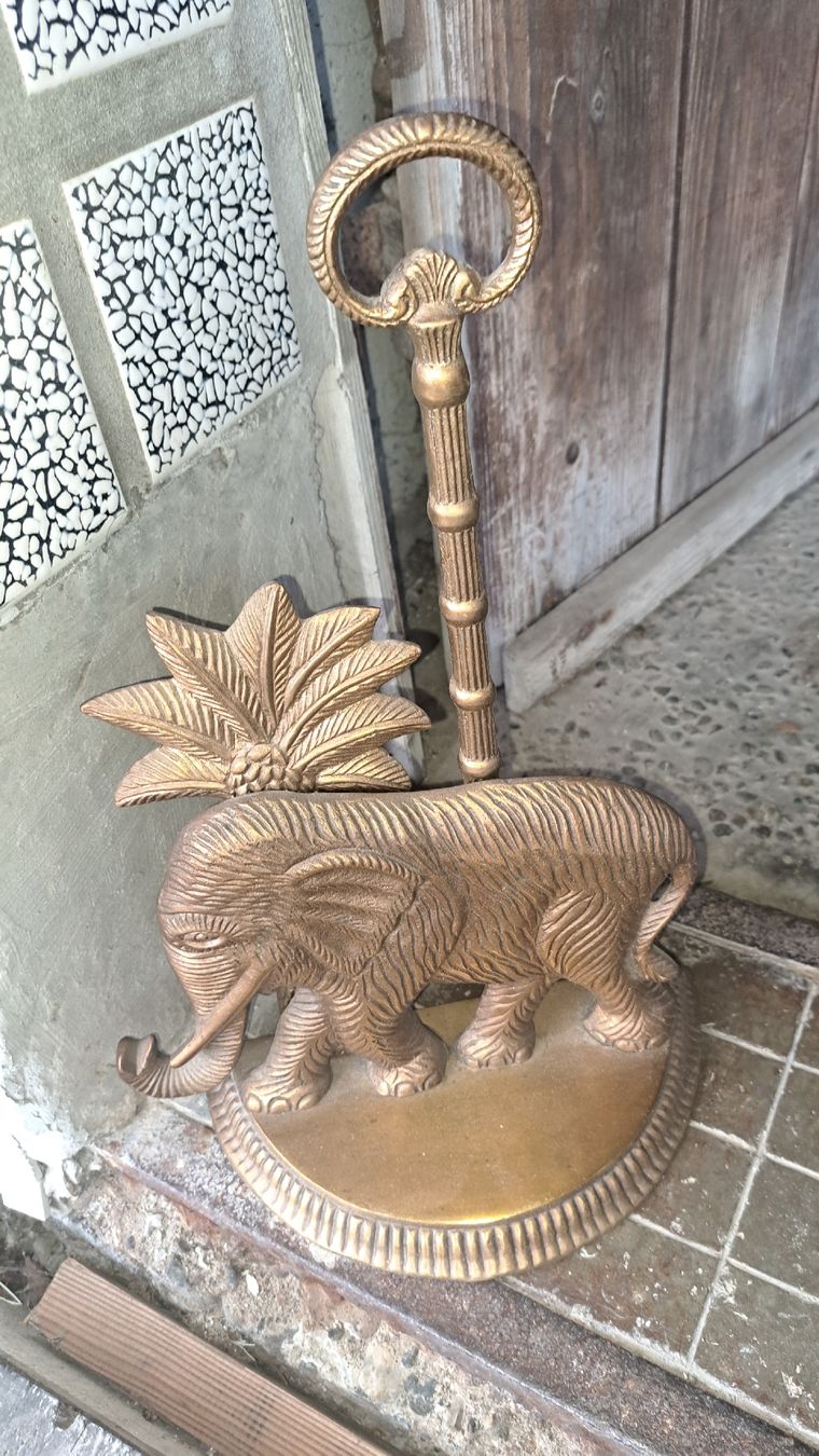 Statuette: Dekorative Türstopper-Figur aus Messing, Elefant – Usato da Kölliken venduto da Upcycling-by-Mc-TAM 1