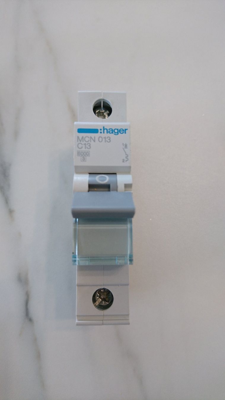 Hager Componenti elettronici: Hager MCN 013 C13 LS – Usato da Steinhausen venduto da _Bergler_