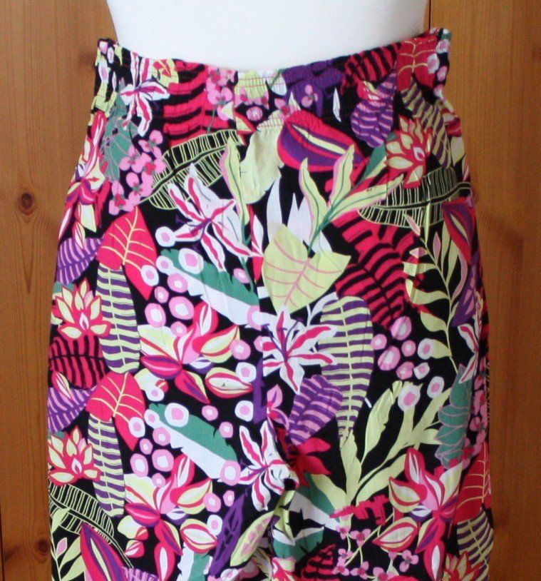 Pantaloni: Hose ESMARA bunt Gr. 42 NEU – Usato da Flüelen venduto da Diversicum-Curvy 5