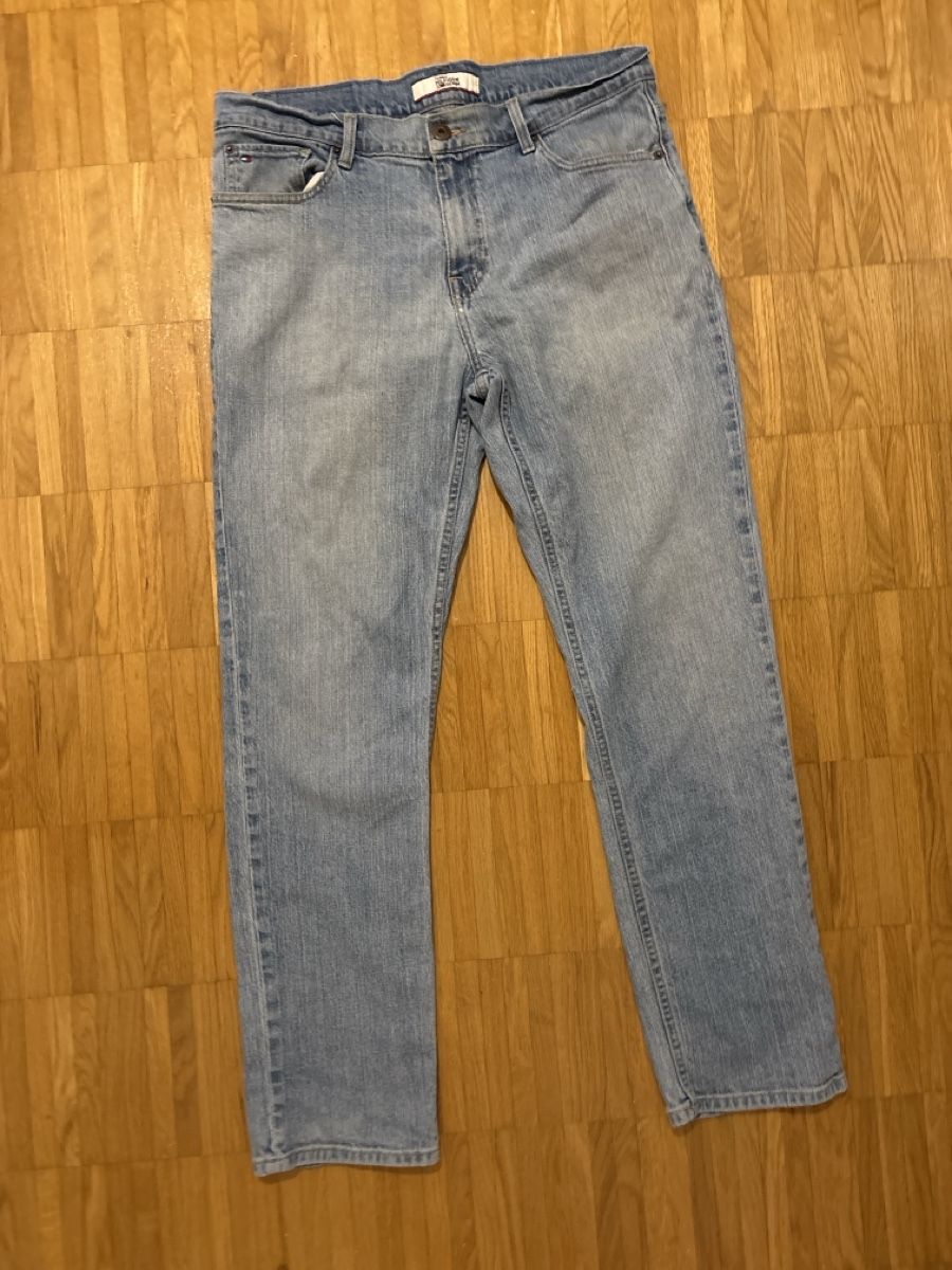 Tommy Hilfiger Jeans: Tommy Hilfiger Jeans – Gebraucht aus Muttenz von s24_6nnd