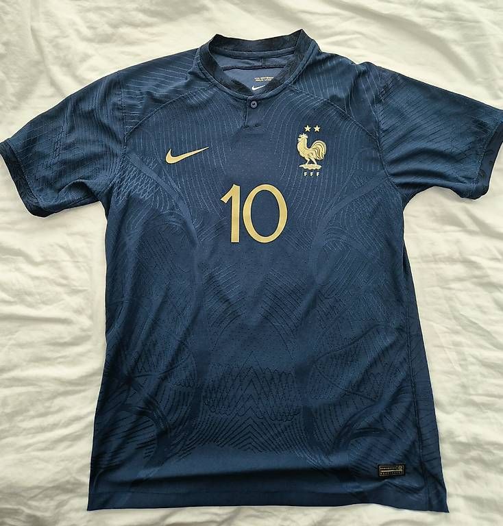 Leibchen & Hosen: Trikot Mbappe – Gebraucht aus Wetzikon ZH von Juergen_B