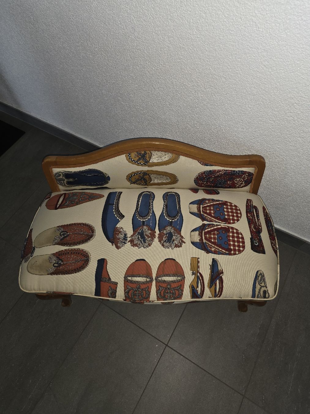 Divani: Kleines Sofa – Nuovo (secondo la descrizione) da Le Landeron venduto da sus_bq6x 2