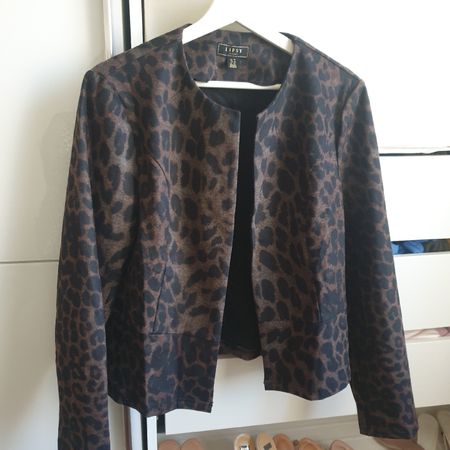 LIPSY schöne Jacke Raubtierlook Gr  42