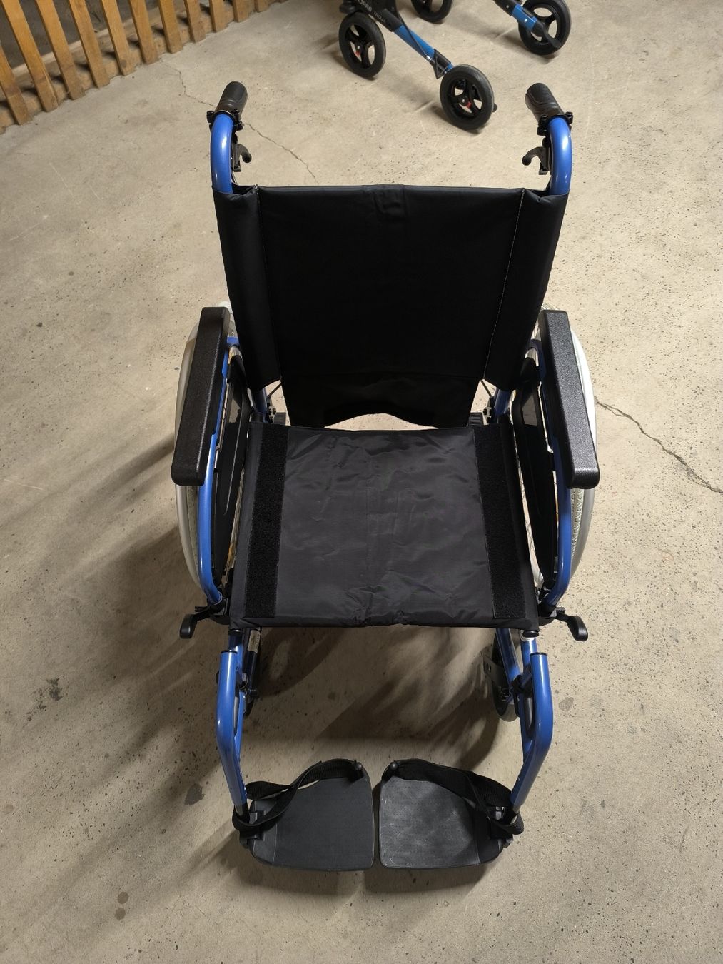 Rollstühle: Rollstuhl PyroStart+ Sitzbreite 49cm – Gebraucht aus Allschwil von BezoBezo 1