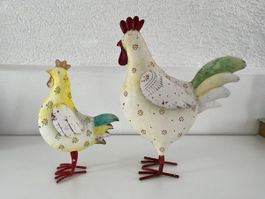 2 Hühner aus Metallblech 