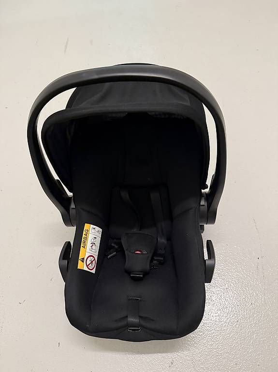 Britax Römer Seggiolini per auto: Babyschale – Usato da balgach venduto da dil_ara 1