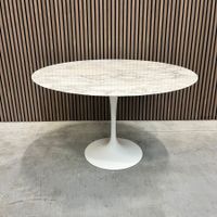 Knoll Saarinen Tulip Esstisch – Arabescato Marmor