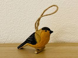 schöne Vögel aus Holz zum Aufhängen