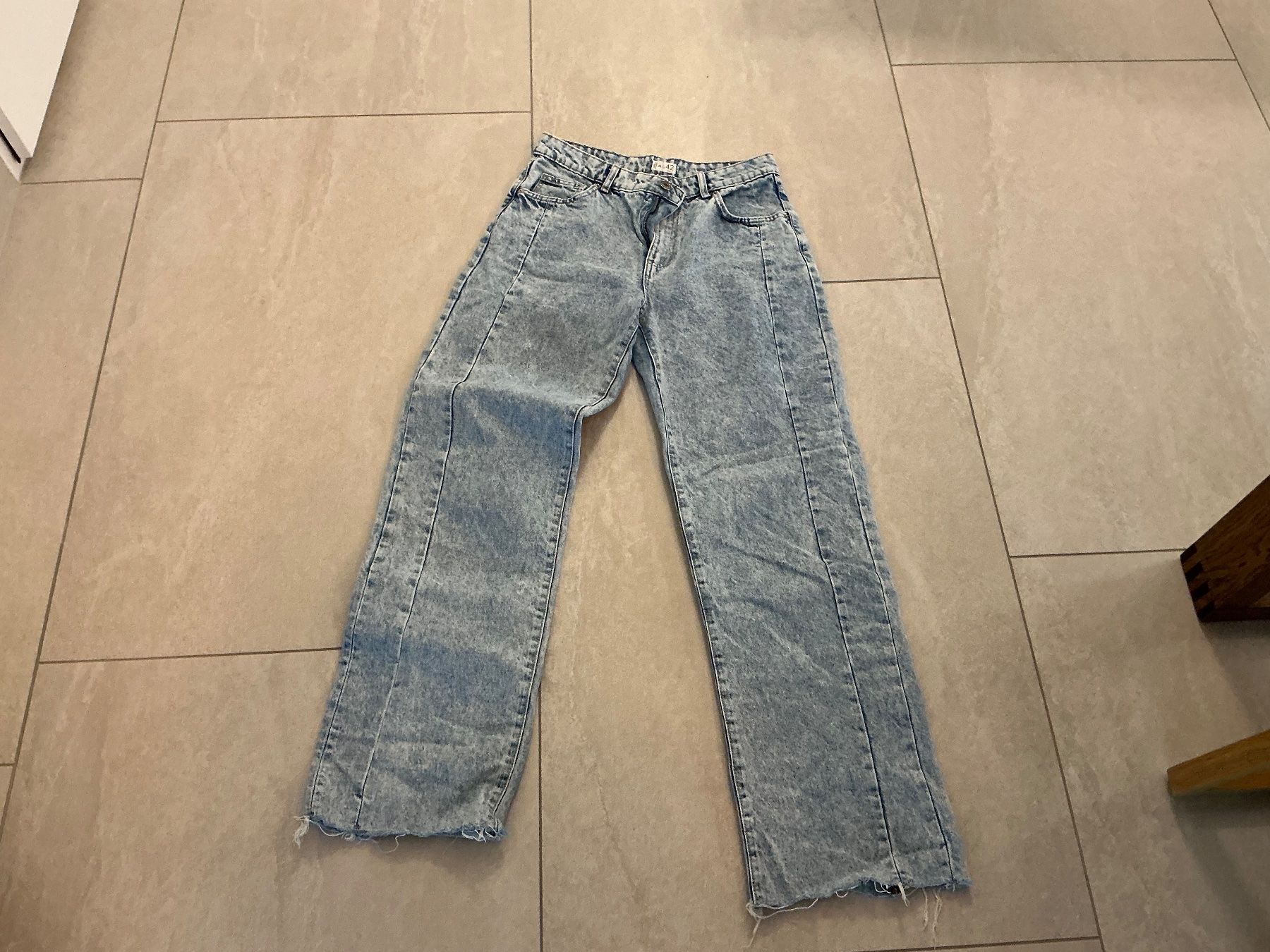 Jeans: Coole Acid-Wash Jeans, Grösse 42 – Gebraucht aus Würenlos von Chicca2004