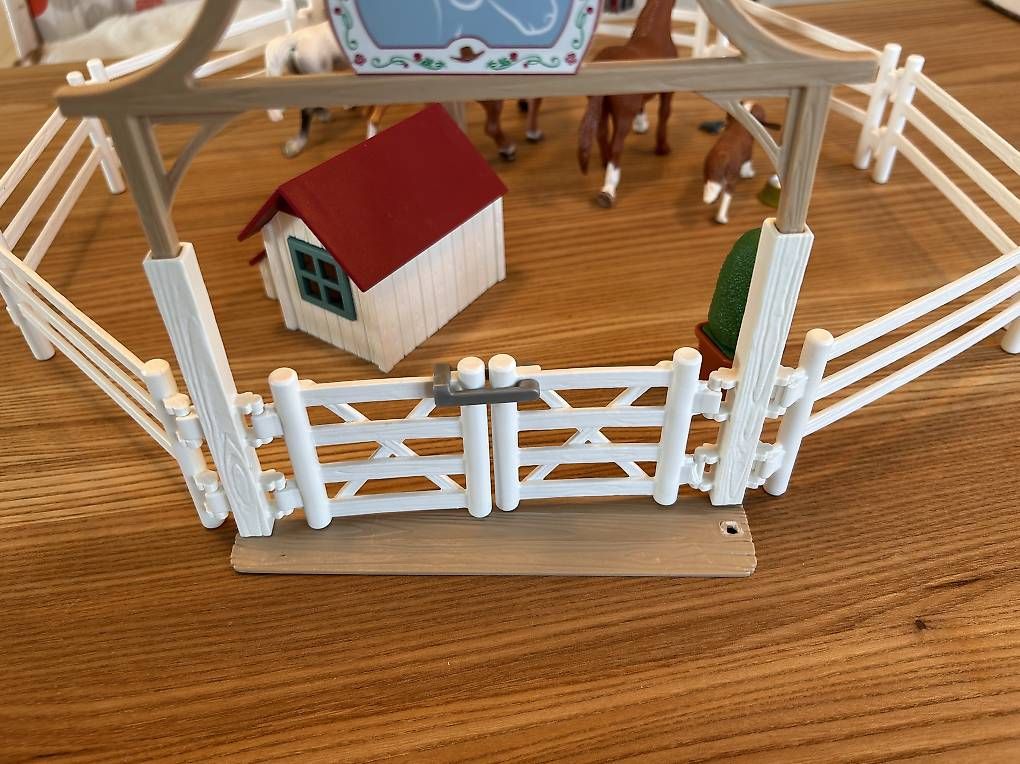 Giocattoli: Schleich Reitplatz/Paddock – Usato da Allschwil venduto da zena06 4