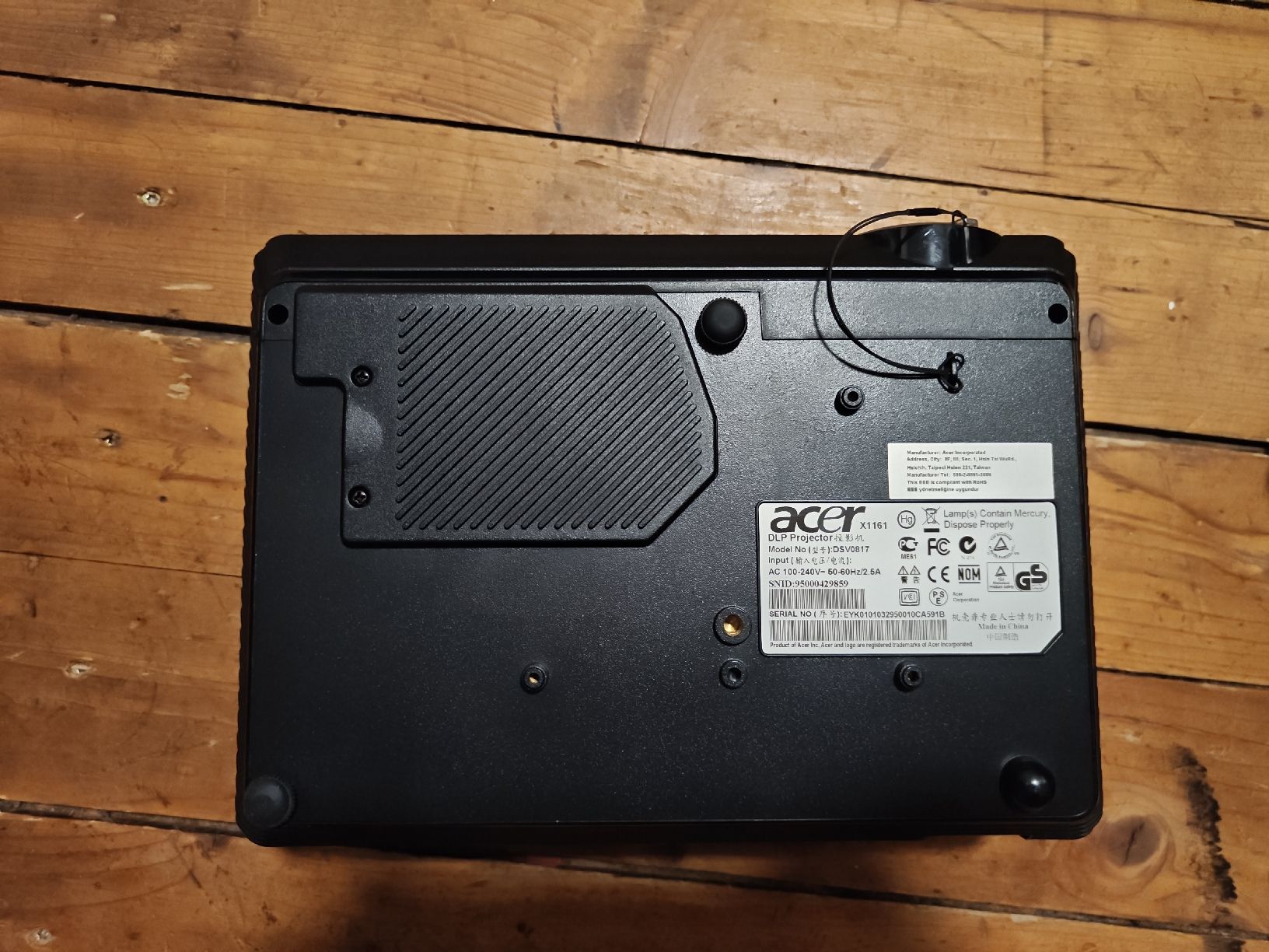 Acer Proiettori: Acer X1161 Projector Defekt – Usato da Münchenstein venduto da s3bas7ian 3