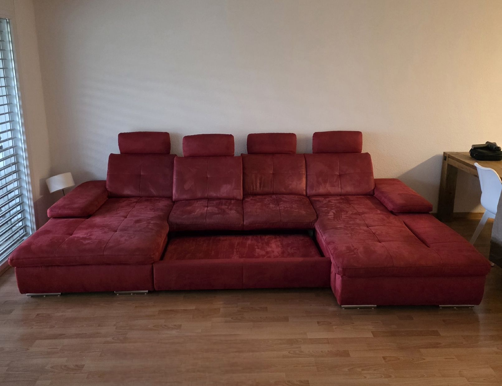Divani: Grosse, rote Couch mit Schlaffunktion, Top Zustand! – Usato da USTER venduto da A_M_G_12 1