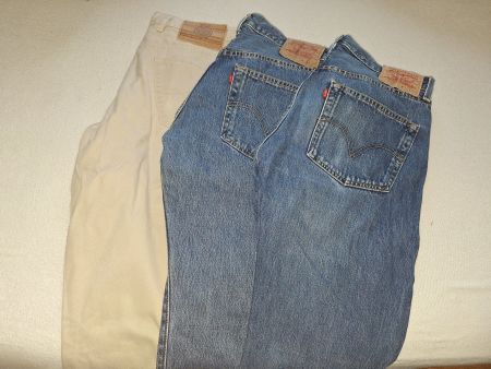 Jeans-Hosen in Gr. W32 (u.a. Levis 501)