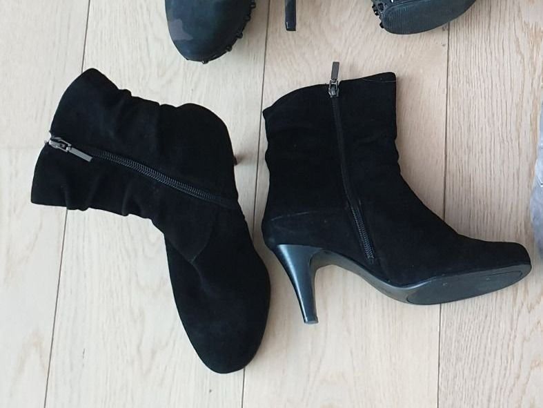 Chaussures femmes: Stiefelette 37 – D'occasion à Ganterschwil par Nike18