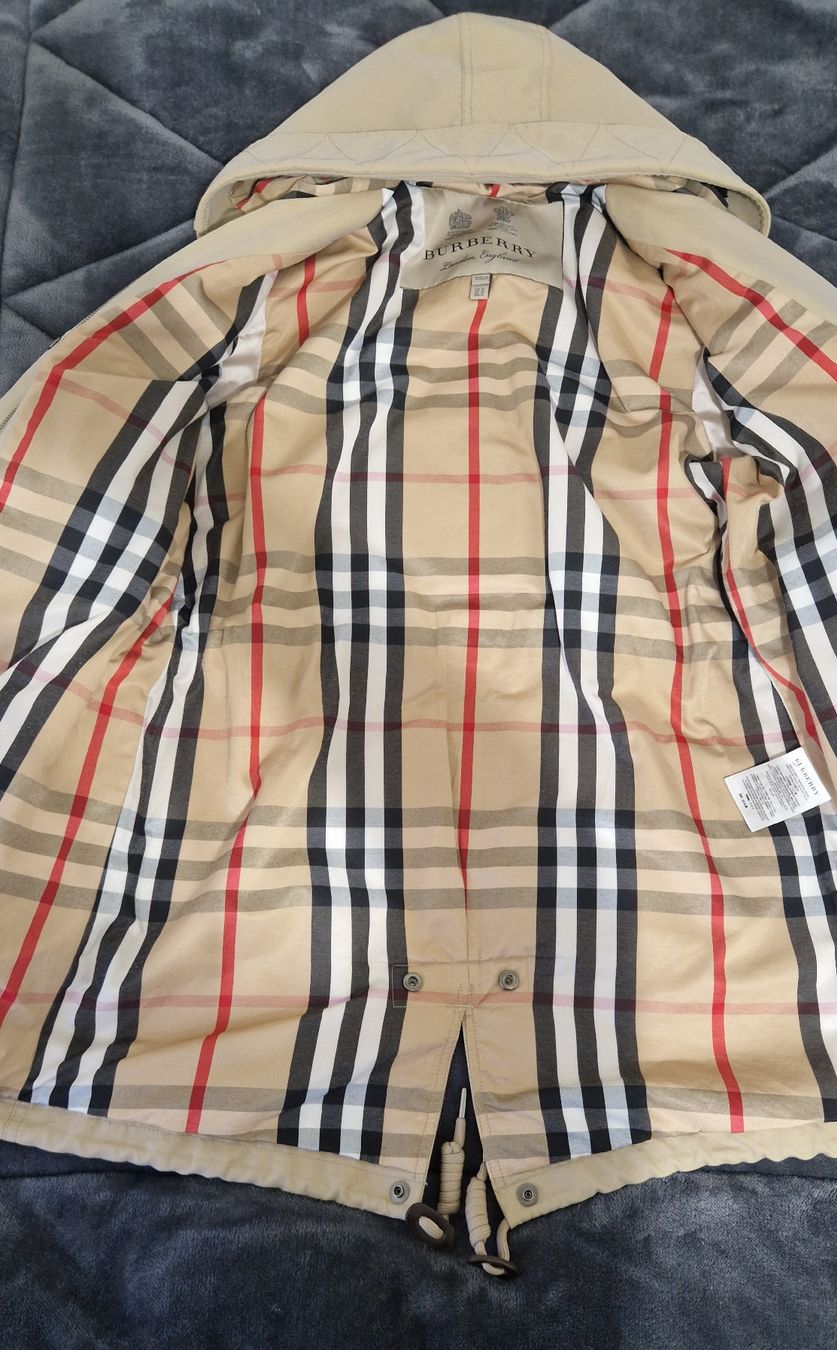 Burberry Cappotti: Burberry Parka, beige Grösse 42 – Nuovo (secondo la descrizione) da Wettingen venduto da smilee1 1