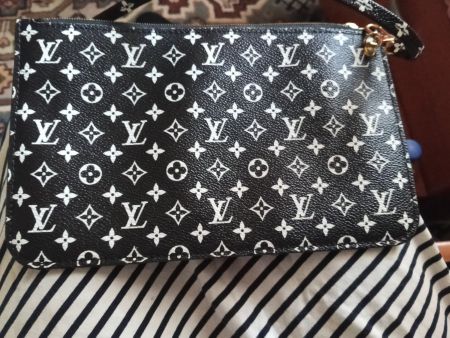 Louis Vuitton Pochette Monogram Black
