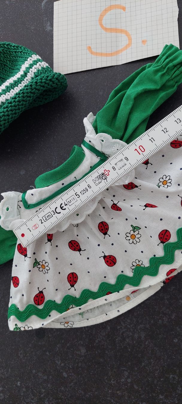 Poupées: Puppenkleid  – D'occasion à Muri AG par nindo1 3