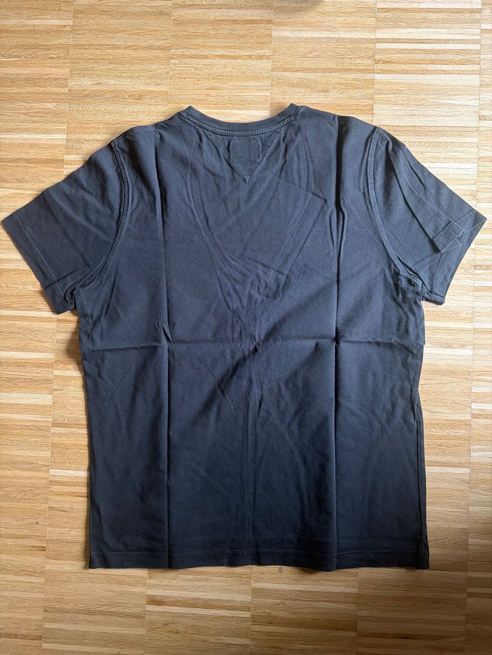 Tommy Hilfiger T-Shirts: Tommy Jeans Tshirt Grösse L – Gebraucht aus Zürich von btan0 2