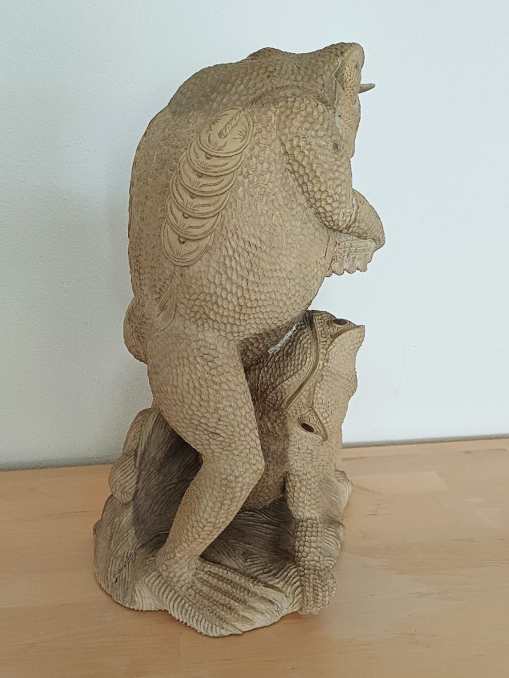 Skulpturen & Statuen: Holzfigur Frosch, handgeschnitzt – Defekt aus Domat-ems von Gr8wood 1