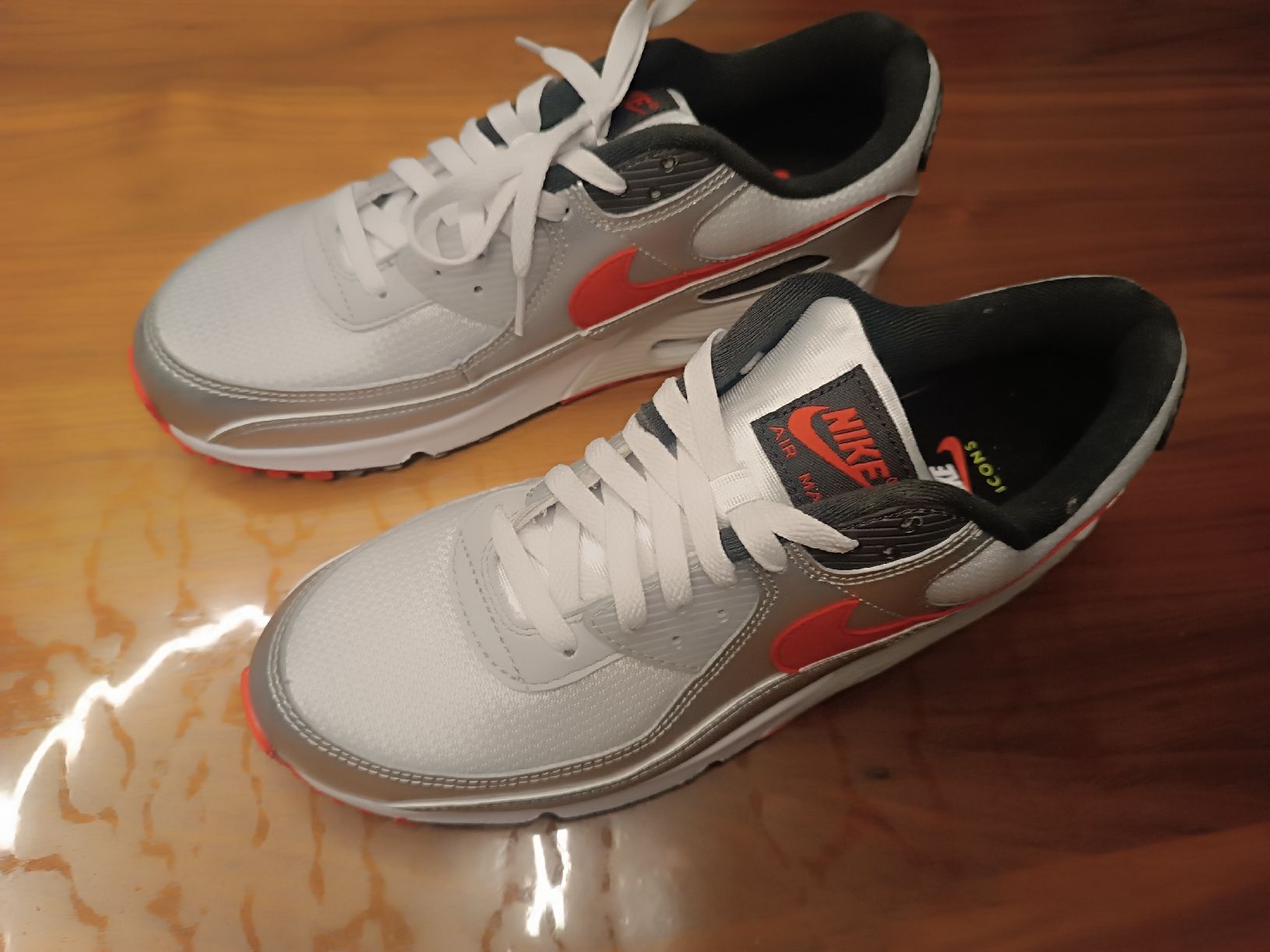 Scarpe da uomo: Nike Air Max Icons – Nuovo (secondo la descrizione) da Fraubrunnen venduto da Lileja