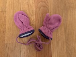 Verbundene Fäustlinge / Baby mittens  (2-6M)