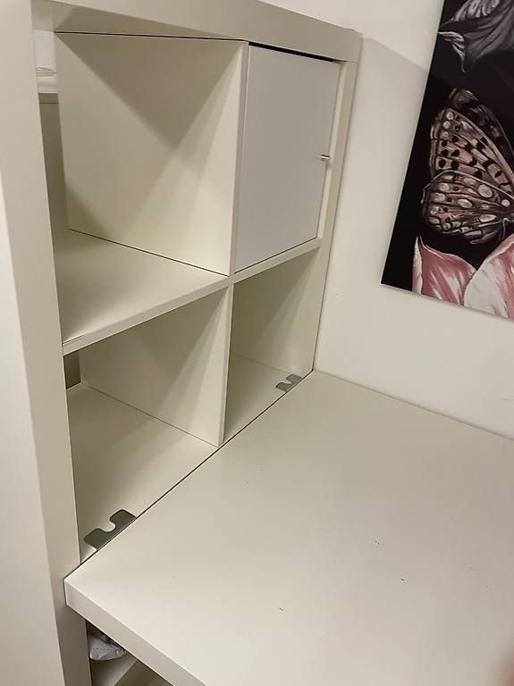 Ikea Scrivanie: Bürotisch mit integriertem Regal und Regalfach – Usato da Wädenswil venduto da lei_mh9s 1