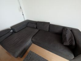 Ecksofa in Dunkelgrau mit Recamiere, gebrauchter Zustand