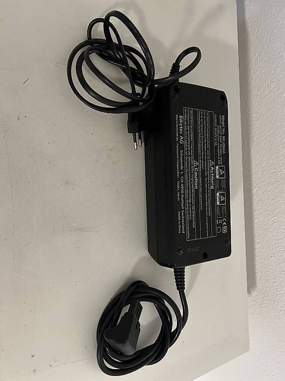 Flyer Chargeurs: Flyer Ladegerät – D'occasion à Derendingen par AABB 3